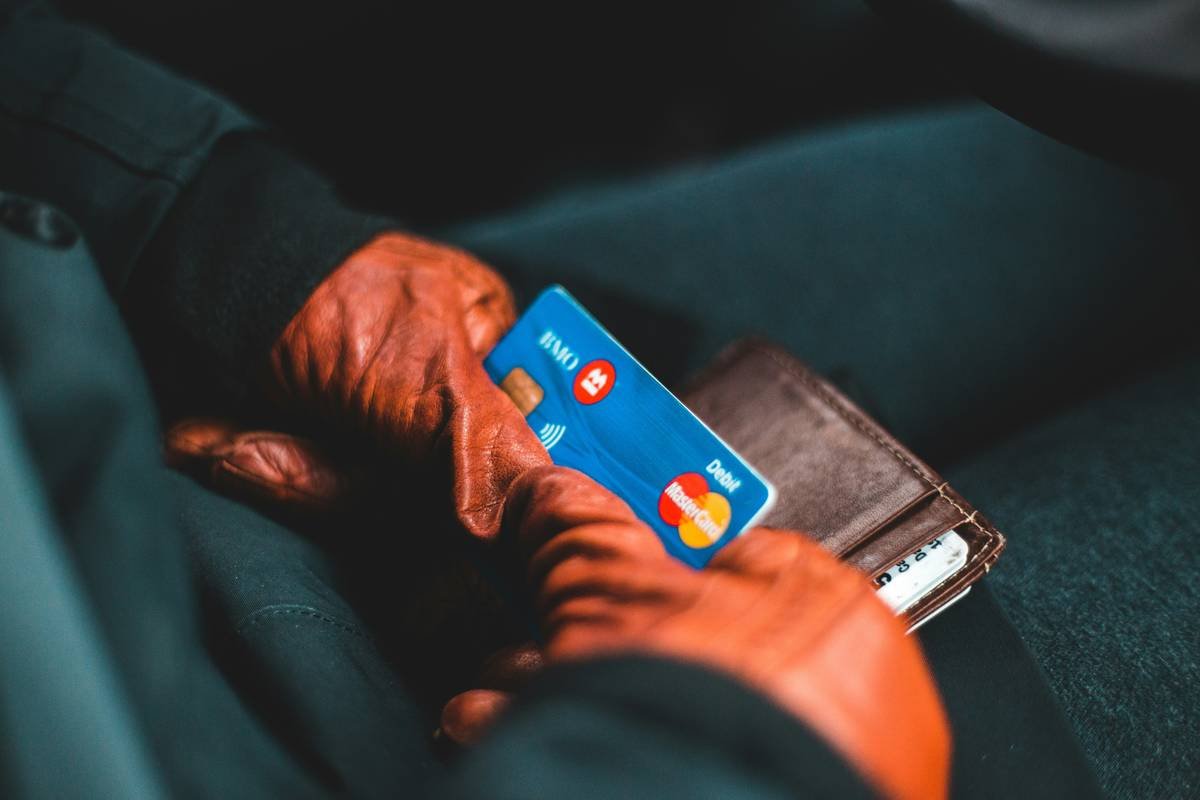 Do You Really Need to Keep Every Receipt? The Truth About Credit Card Travel Insurance Required Receipts