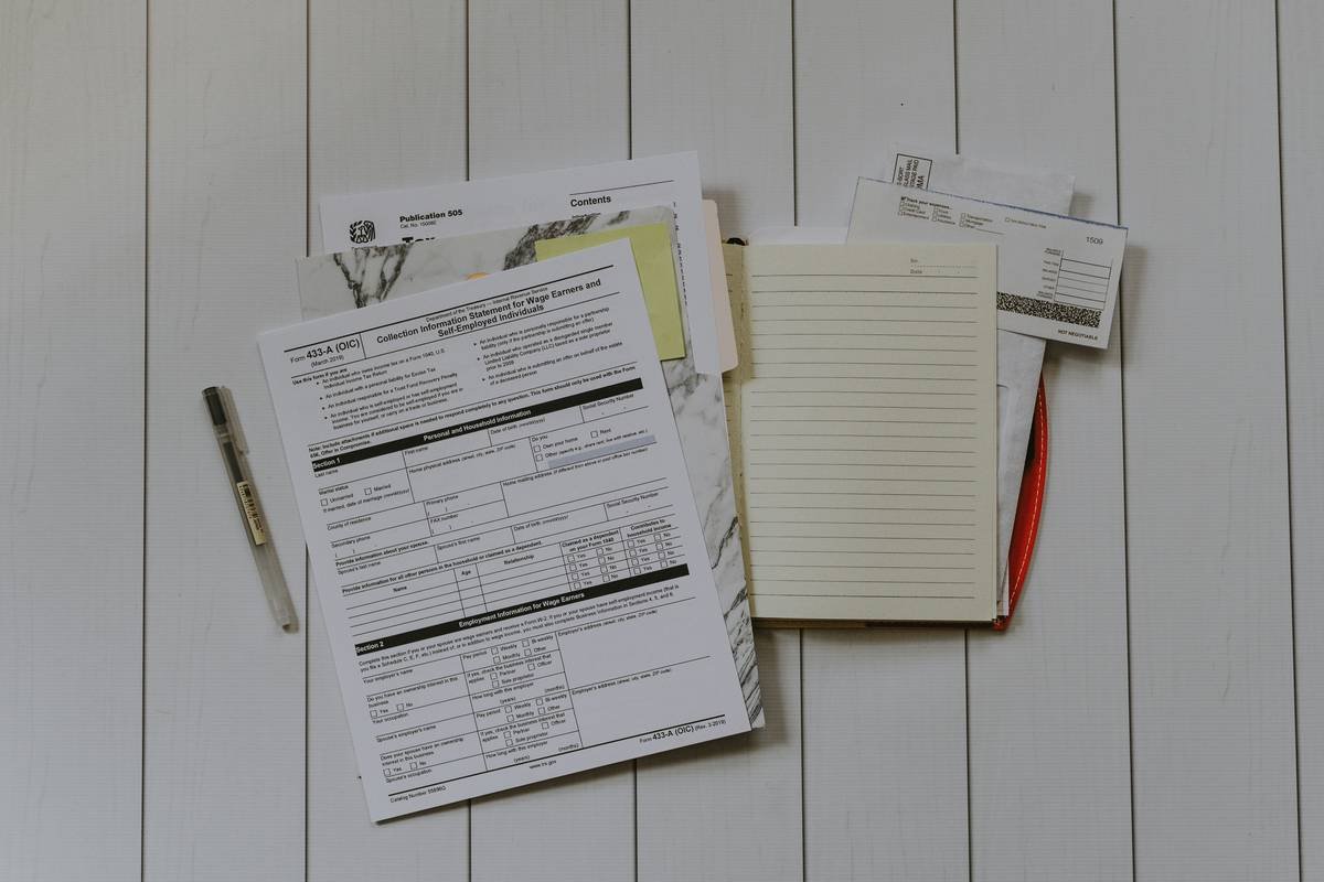Flowchart showing valid vs invalid proof of purchase for credit card travel insurance claims